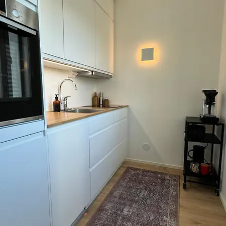 Viihtyisae Yksioe Myyrmaeessae Apartment Vantaa